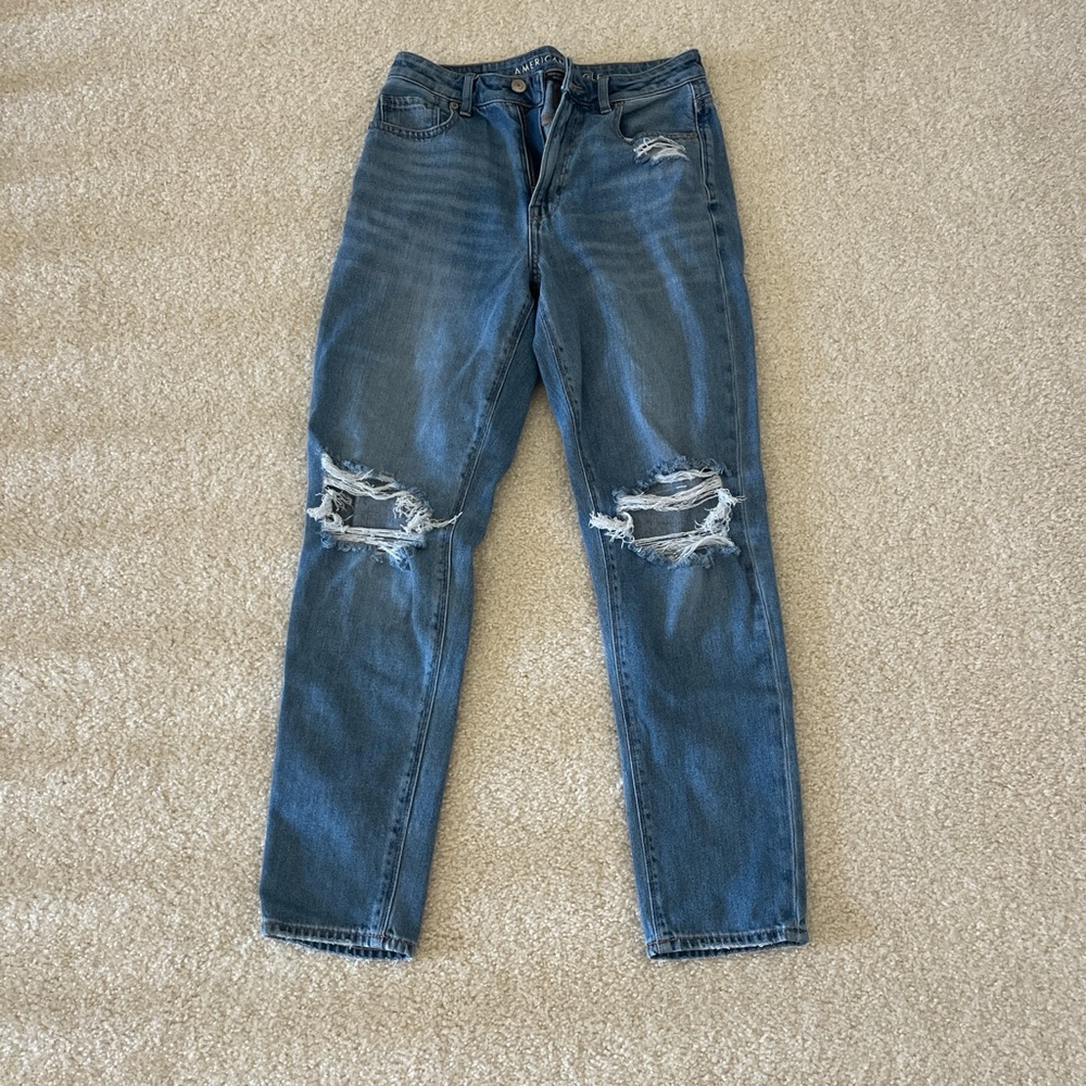 american eagle distressed mom jeans